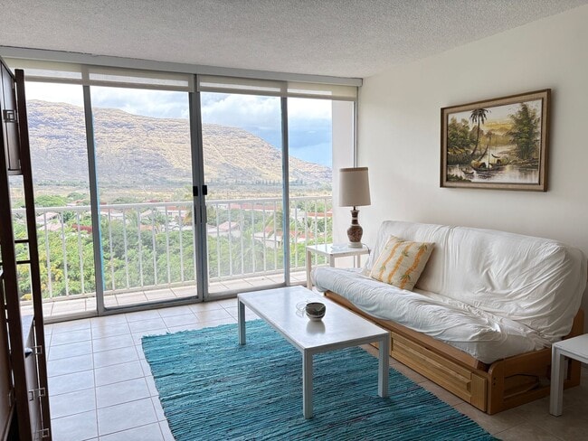 Building Photo - Makaha Valley Towers - One Bedroom