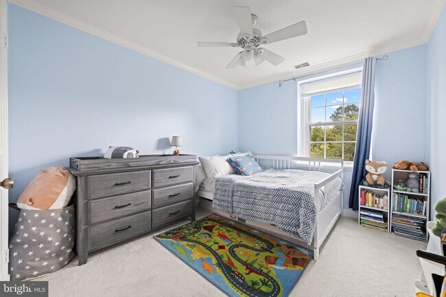 Building Photo - 3050 S Buchanan St