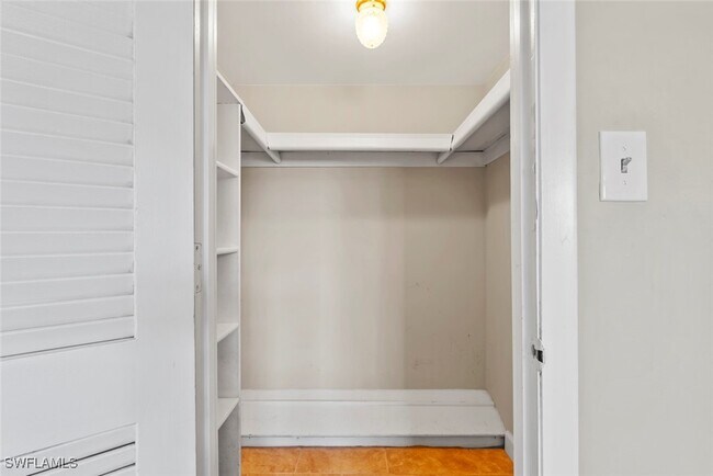 Building Photo - 170 Turtle Lake Ct
