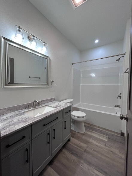 Building Photo - 25 Fools Gold Ln