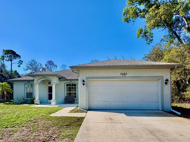 Building Photo - Peace, Comfort, and Great Location in this 3-Bedroom 2 Bath Pool Home in North Port!
