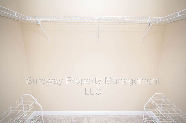 Building Photo - 239 Macoun Way