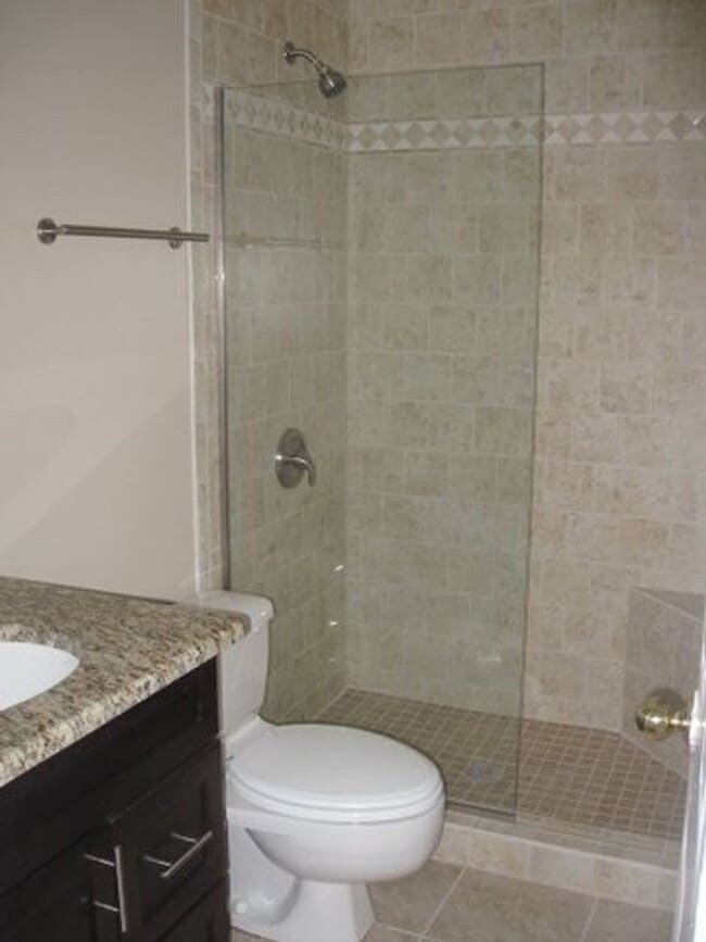 Building Photo - Live in Desirable Kirkwood in the heart of Chapel Hill!