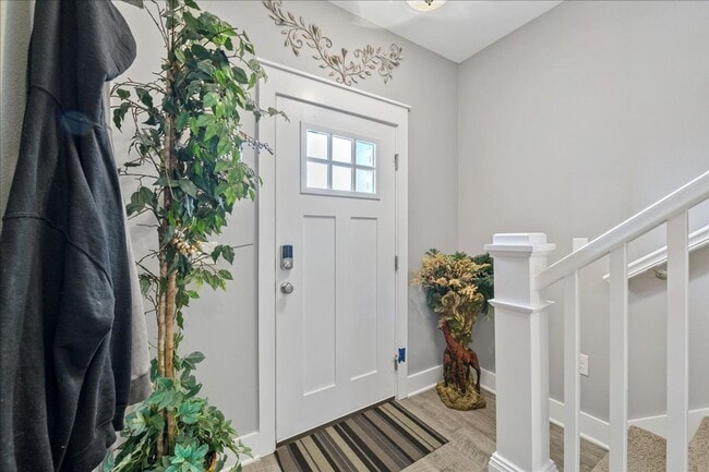 Building Photo - Stunning Tuscany Village Townhouse!