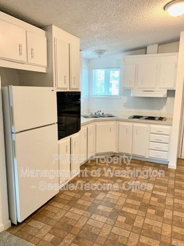 Building Photo - 907 SW Holden St