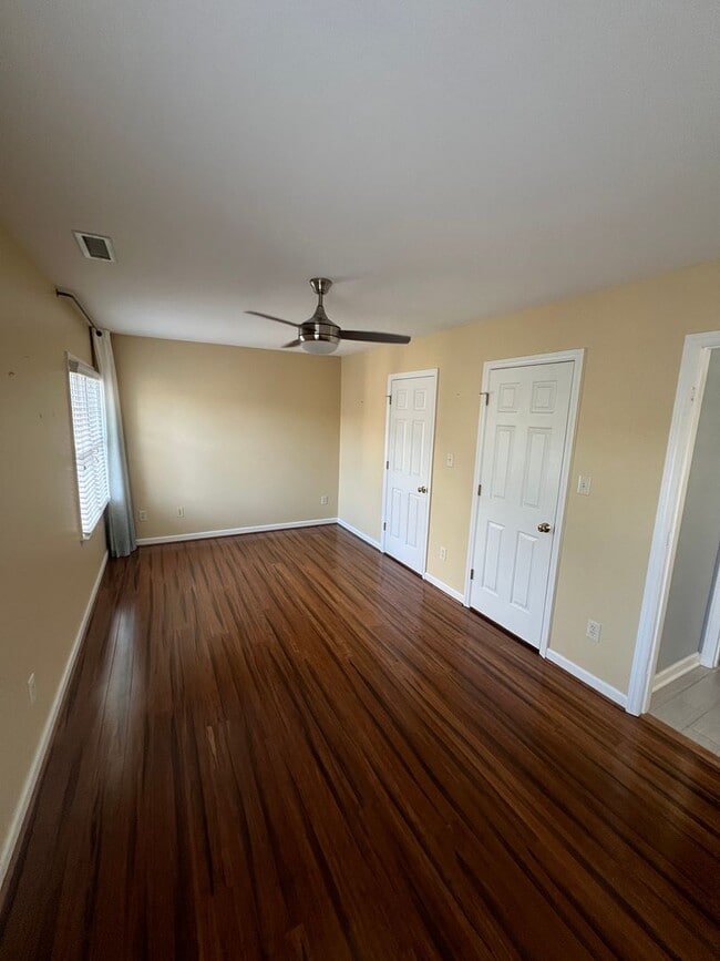 Building Photo - 3 Bed 2.5 Bath Townhome In Governors' Village