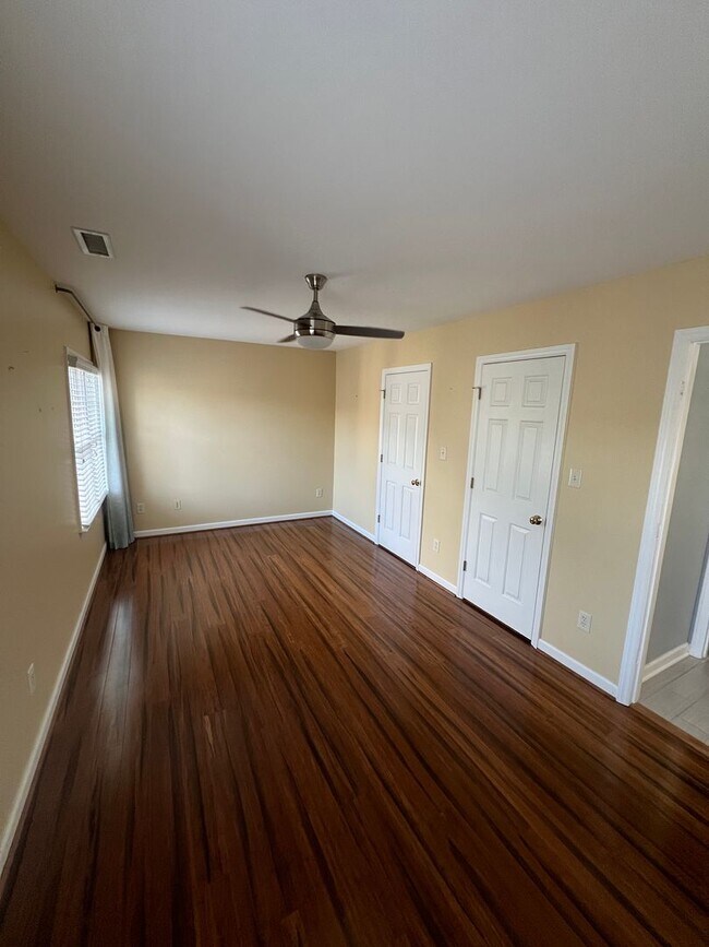 Building Photo - 50307 Governors Dr
