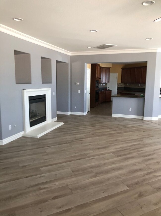 Building Photo - Z519 Cedarbrook Ln