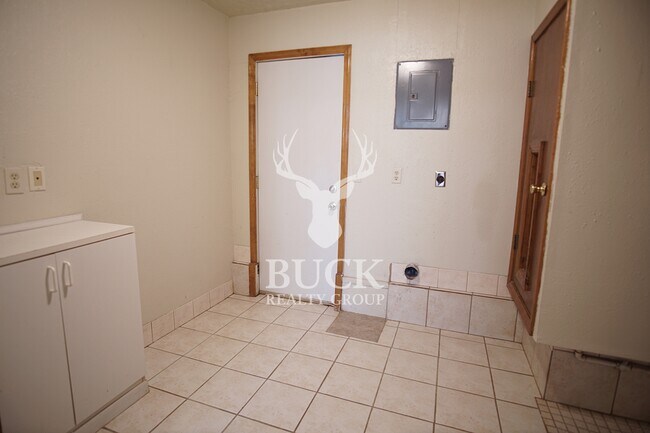 Building Photo - 9312 Mahler Pl