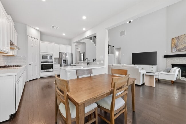 Building Photo - 4018 Martin Ridge Dr