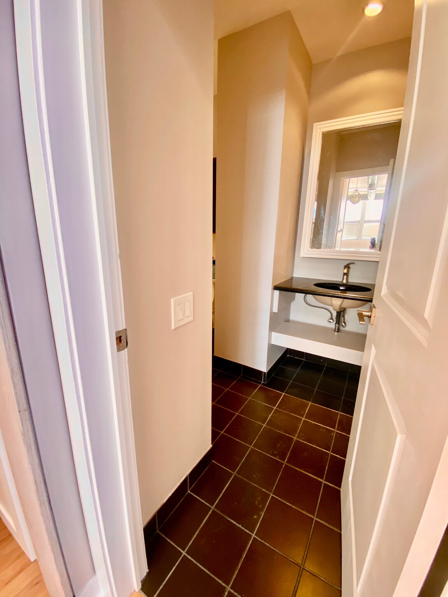 bath. - 1734 W Cortland St