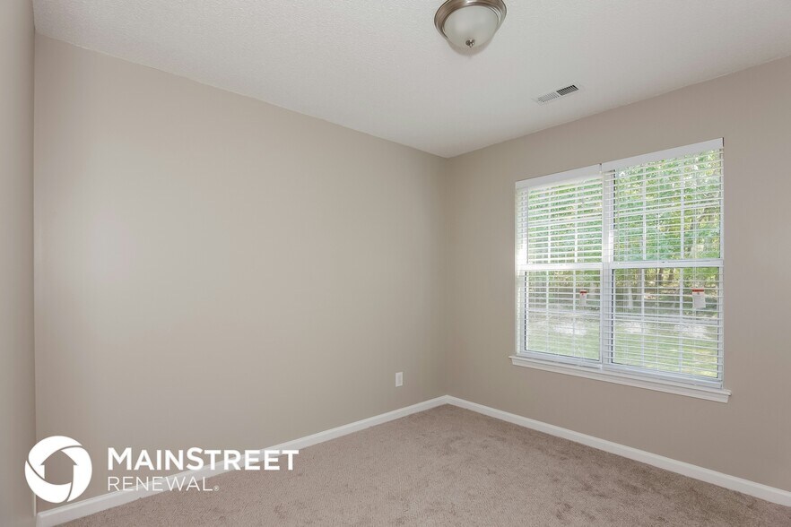 Building Photo - 202 Forest Pond Rd