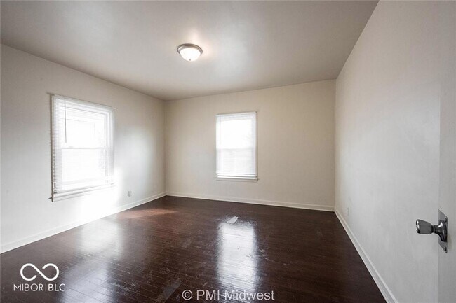 Building Photo - 264 N Holmes Ave