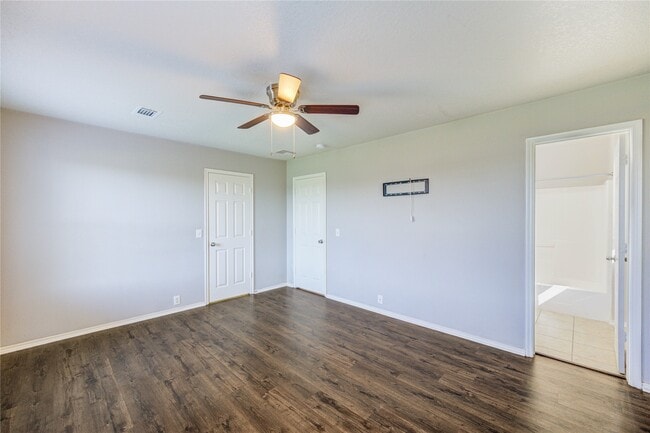 Building Photo - 18827 Sandelford Dr
