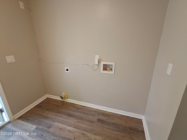 Building Photo - 8153 Thrasher Ave