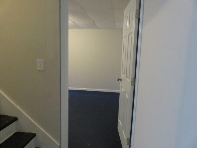 Building Photo - 204 Twin Pines Ct