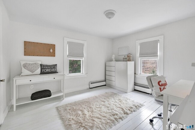 Building Photo - 132 Pequot Ave