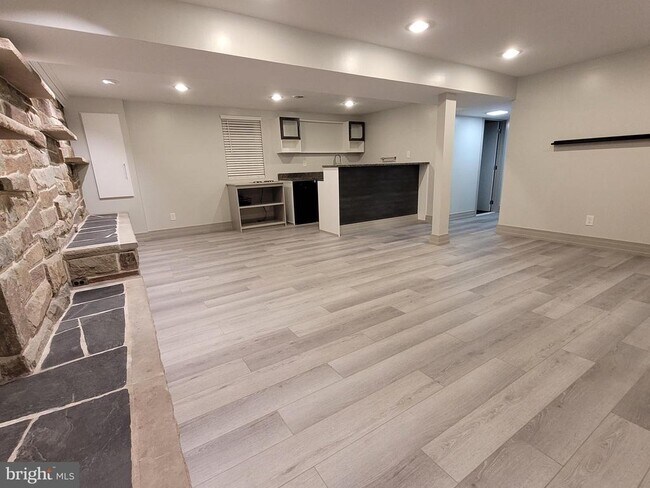 Building Photo - 2710 Rose Valley Dr