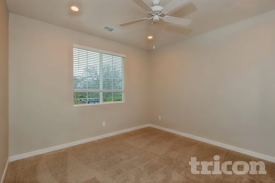 Building Photo - 10583 Amigos Ct