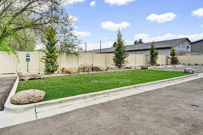 Building Photo - 4334 Greentrail