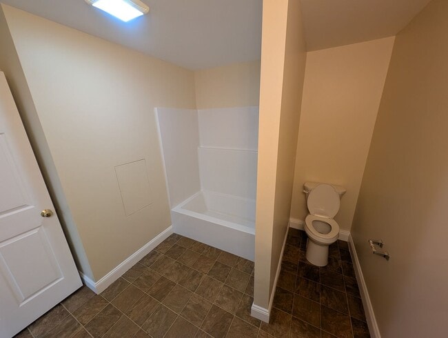 Building Photo - Gorgeous One+ bedroom in Brunswick