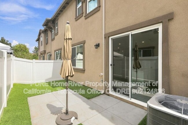 Building Photo - 40702 Birchfield Dr