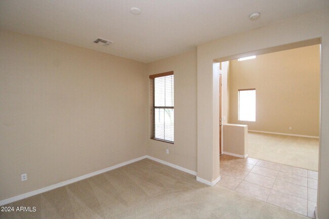 Building Photo - 3951 E Ravenswood Dr