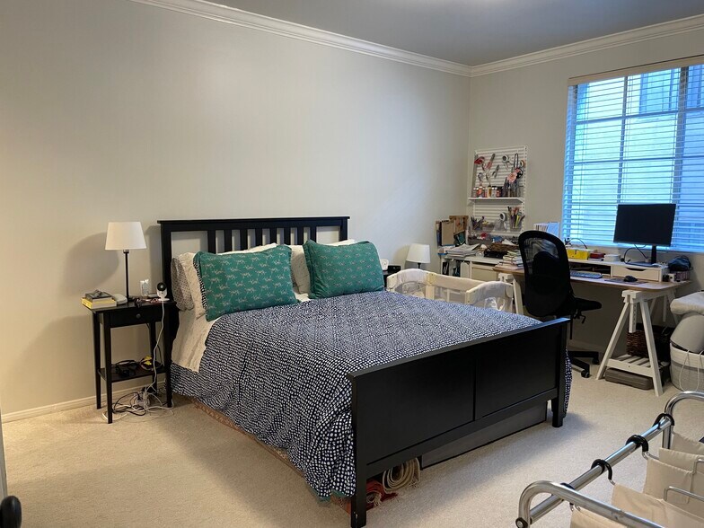 Master Bedroom - 1375 Kelton Ave