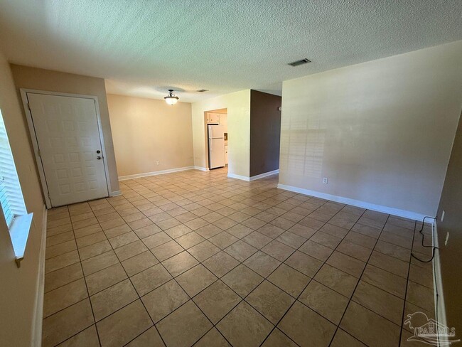 Building Photo - 9221 Beatrice Rd