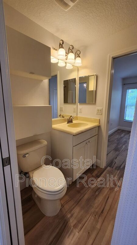 Building Photo - 11404 Holmbridge Ln