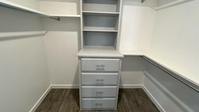 Building Photo - 12510 Maple Ridge Rd