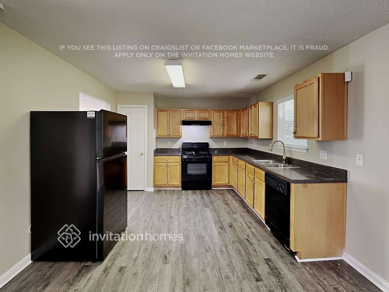 Building Photo - 254 Bonnes Dr SW