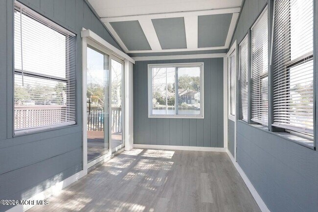 Building Photo - 1423 Holmes Ave