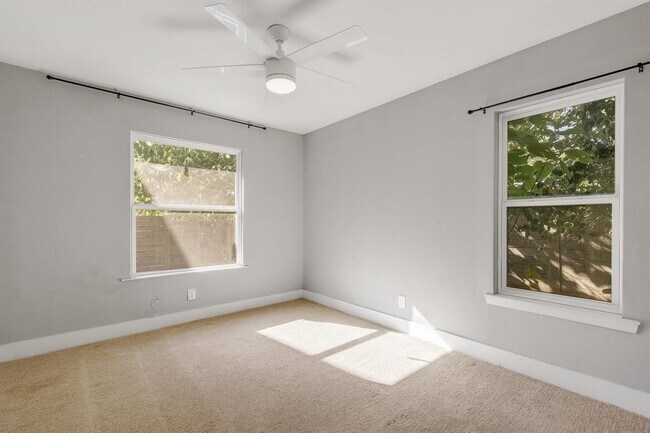 Building Photo - 4805 Brighton Rd