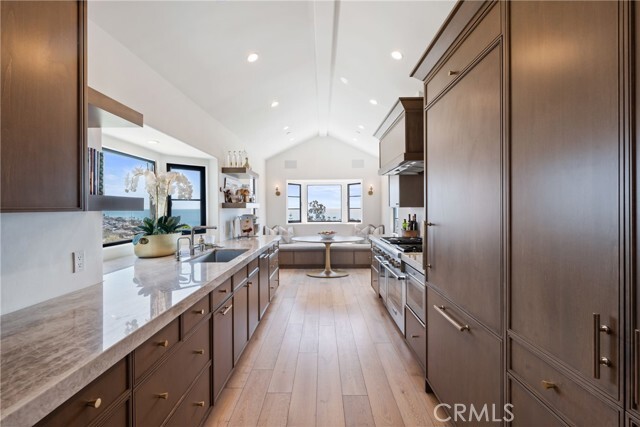 Building Photo - 250 High Dr