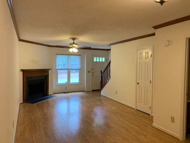 Building Photo - 121 Winners Cir