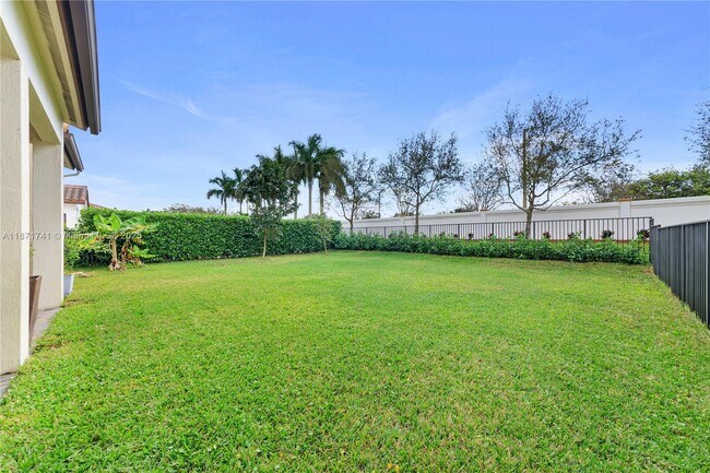 Building Photo - 8352 NW 26th Ct