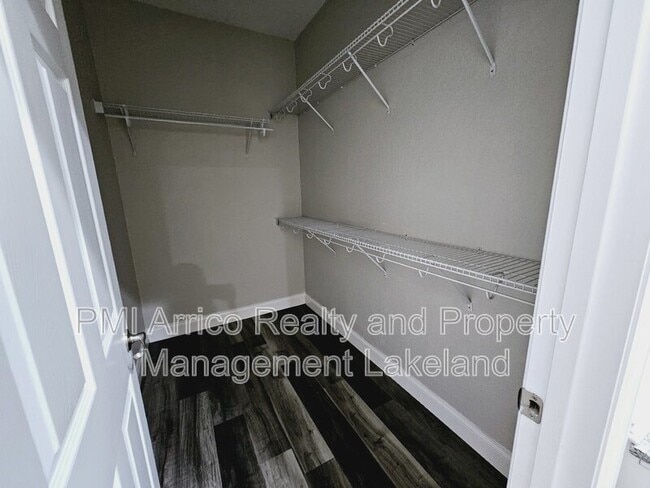 Building Photo - 1930 Saddlewood Ct