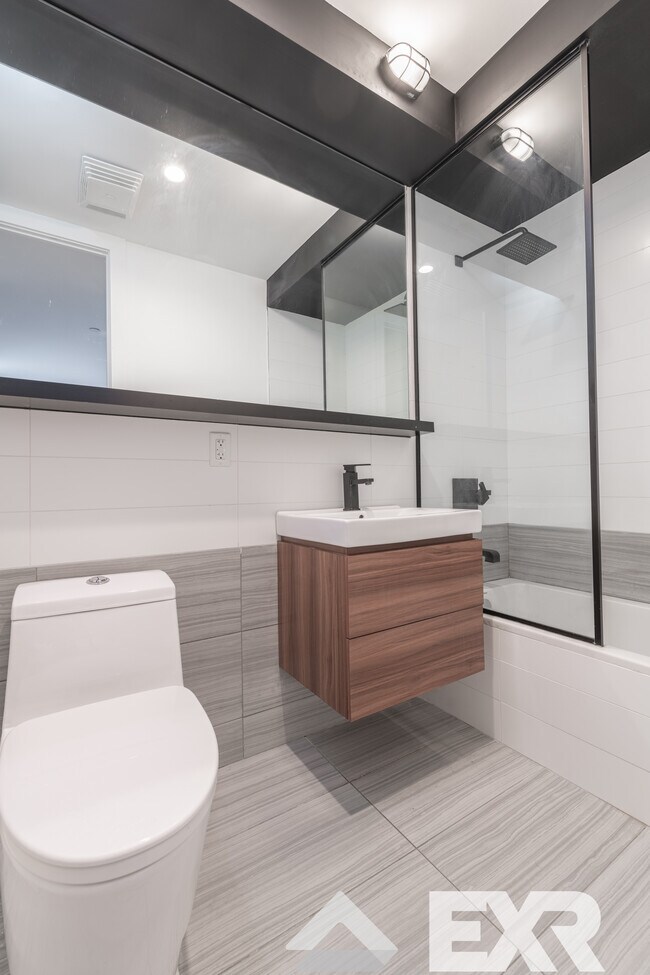 Building Photo - 406 Cornelia St