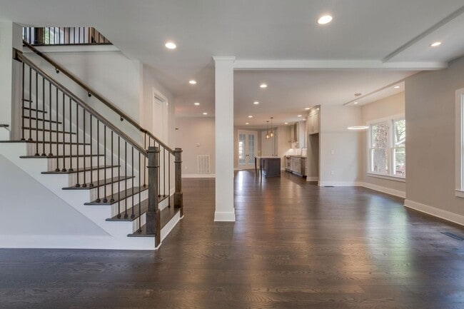 Building Photo - 1509 Ashwood Ave