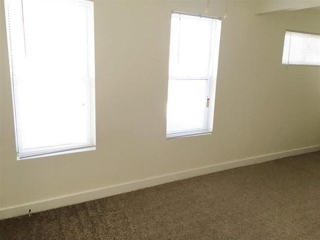 Building Photo - 82 3rd St