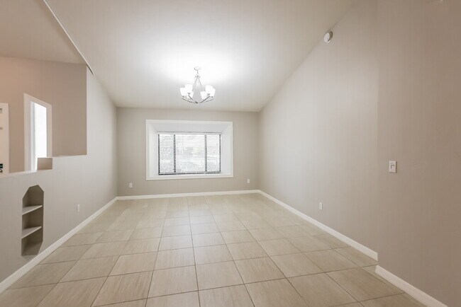 Building Photo - 1937 Princess Ct