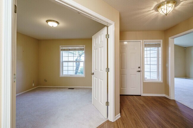 Building Photo - Beautifully Landscaped 1/4 acre with Well Maintained 4 bedroom 2 Bath Home with 3 Car Garage