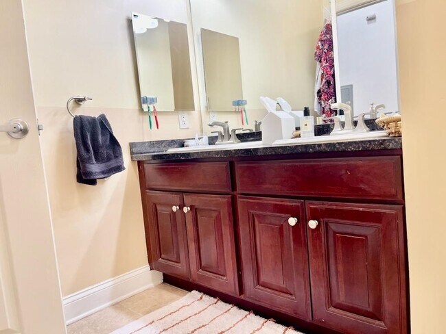 Building Photo - 126 Dudley St