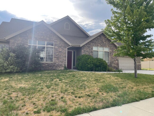 Building Photo - Beautiful Lehi home for rent!