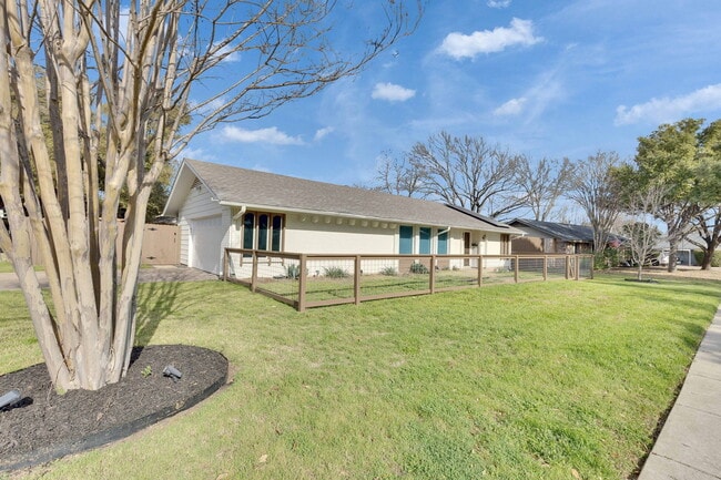 Building Photo - 7709 Shoal Creek Blvd