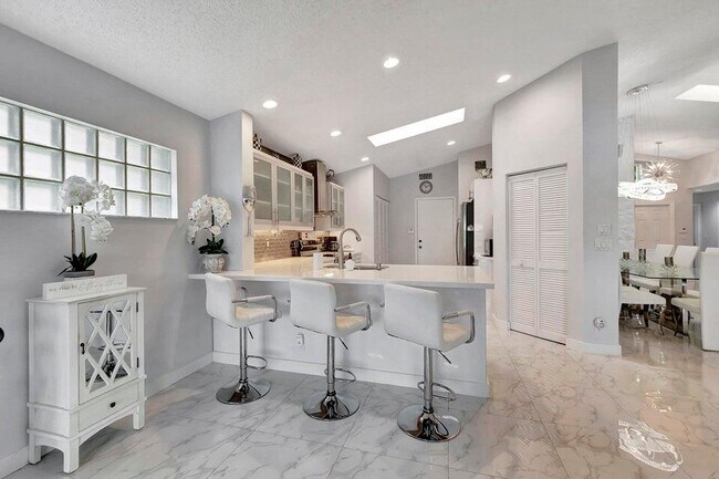 Building Photo - 9601 Harbour Lake Cir