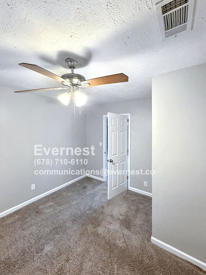 Building Photo - 460 Ward Rd