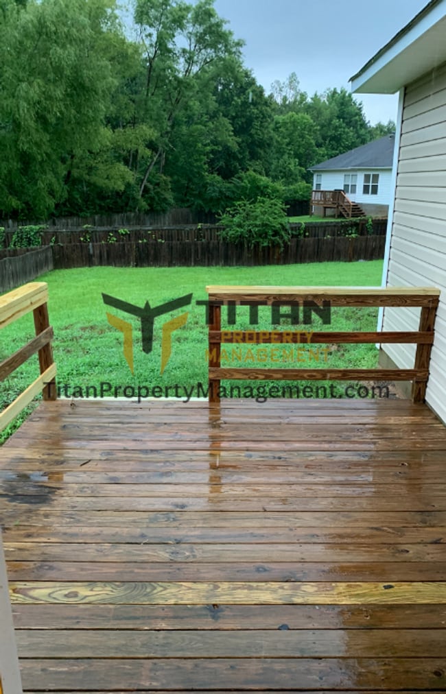 Building Photo - 3b/2b house