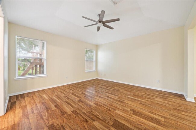 Building Photo - 3402 Fox Ct